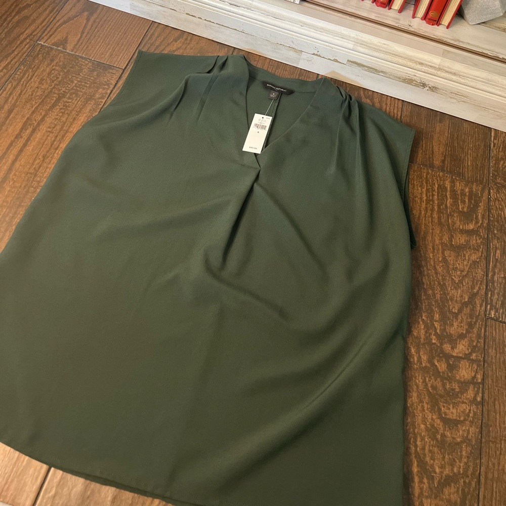 NWT Never Worn Banana Republic Blouse